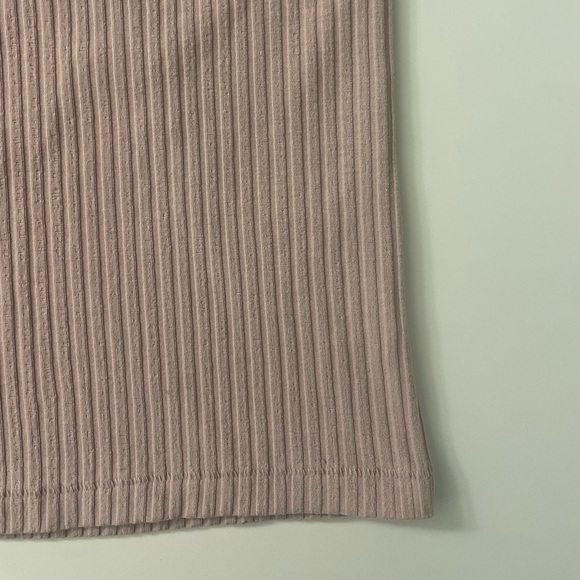 Halter, Tie Around Top • Me to We • Medium - Picture 2 of 5